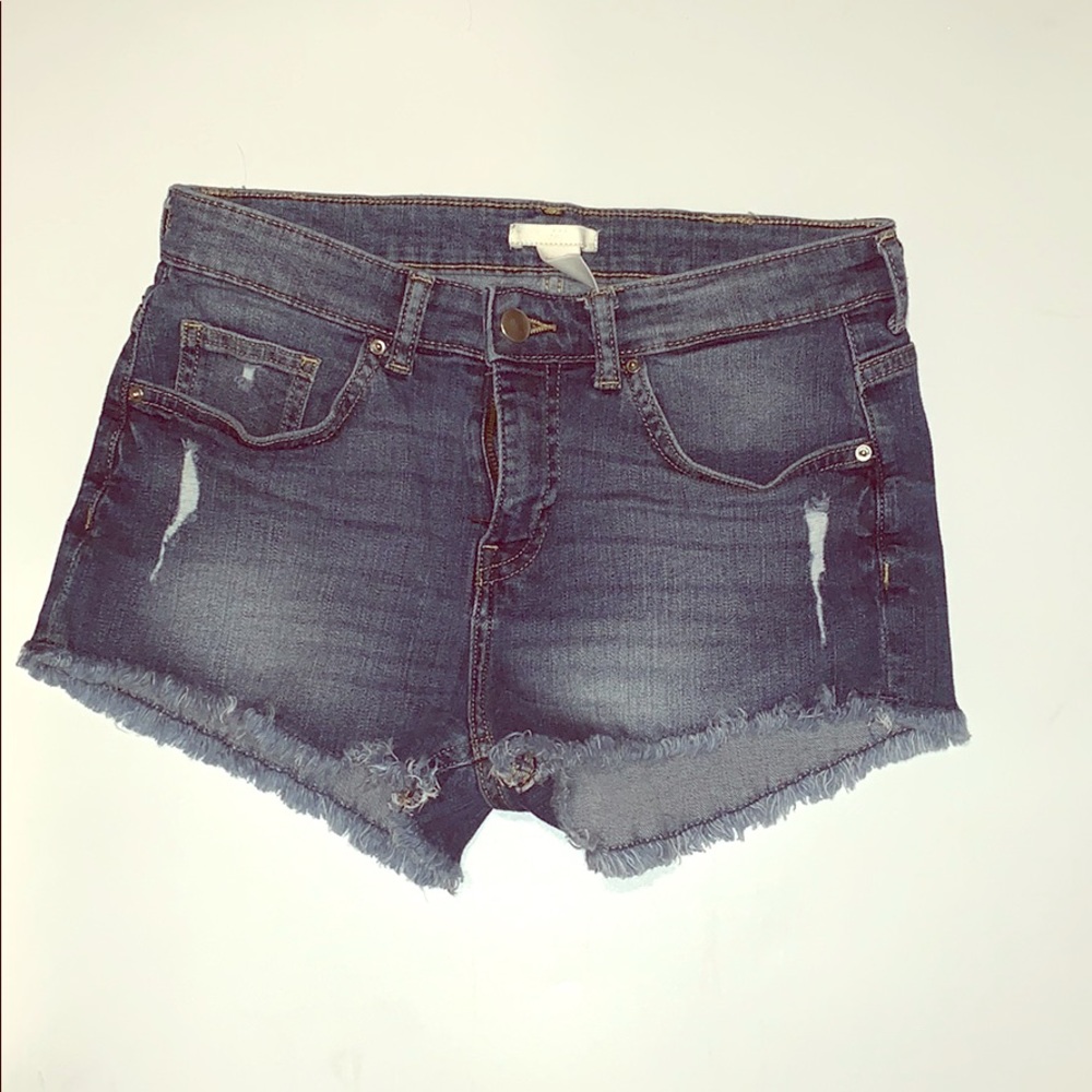 H&M Jean shorts. Size 6.
